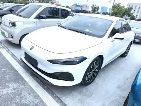 Roewe D7 DMH 2025