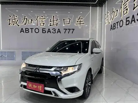 Mitsubishi 欧蓝德 2021 — фото 1