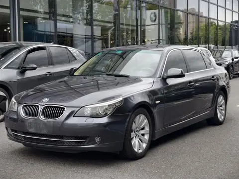 BMW 5 Series 2010 — фото 1