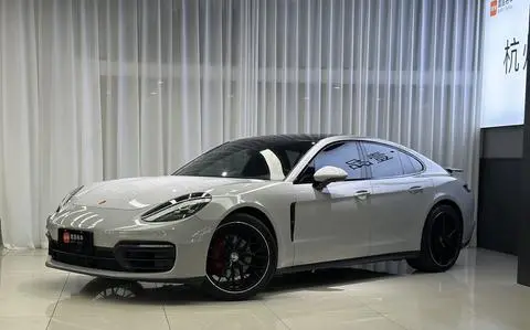 Porsche Panamera 2021