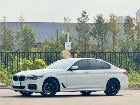 BMW 5 Series 2019 — фото 1