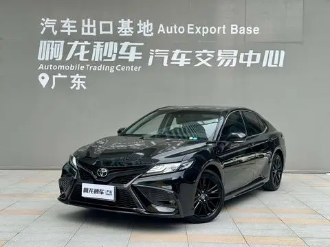 Toyota Camry 2022 — фото 1