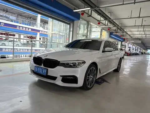 BMW 5 Series 2019 — фото 1