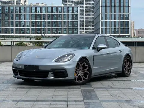 Porsche Panamera 2021