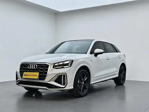 Audi Q2L 2022 — фото 1