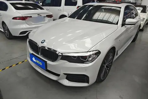 BMW 5 Series 2019 — фото 1
