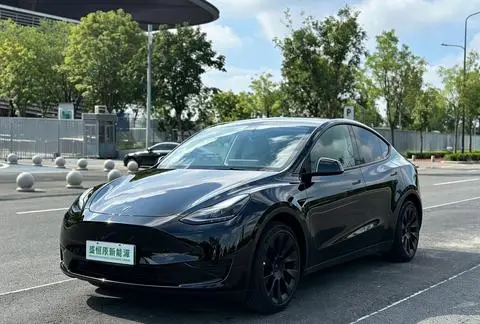 Tesla Model Y 2022 — фото 1