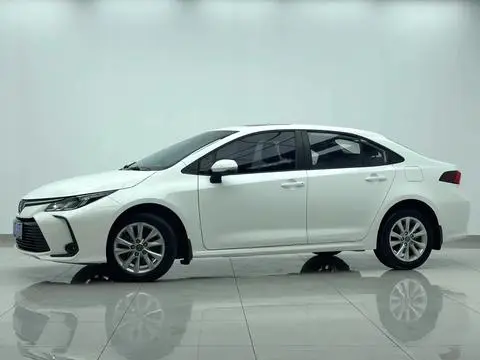 Toyota Corolla 2024 — фото 1