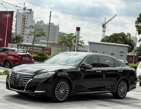 Toyota Crown 2015 — фото 1
