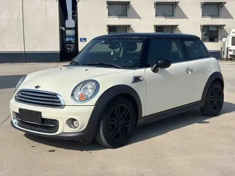 MINI MINI 2012