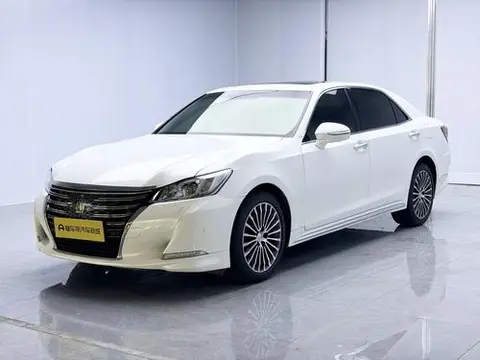 Toyota Crown 2018