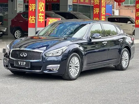 Infiniti Q70 2017