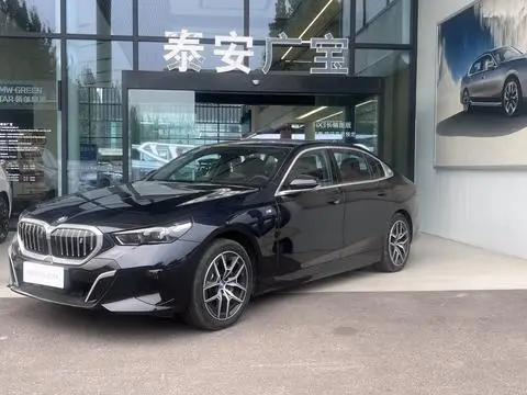 BMW i5 2025
