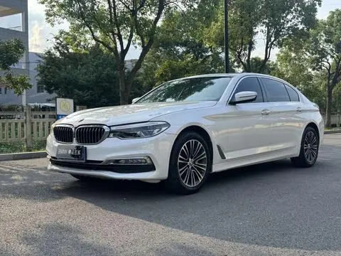 BMW 5 Series 2018 — фото 1