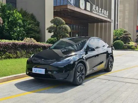 Tesla Model Y 2023 — фото 1
