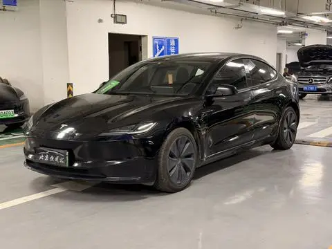 Tesla Model 3 2023 — фото 1