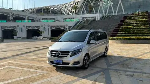 Mercedes-Benz V-Class 2016 — фото 1