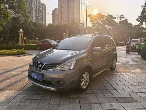 Nissan 骊威 2013