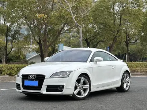 Audi TT 2011 — фото 1