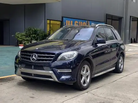 Mercedes-Benz M-Class 2012 — фото 1