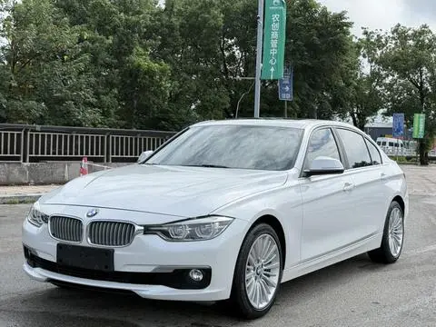 BMW 3 Series 2018 — фото 1