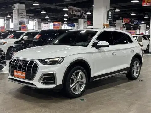 Audi Q5L 2023 — фото 1