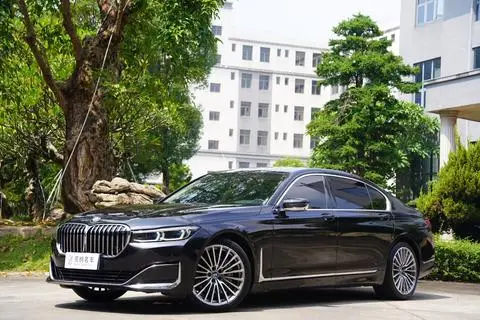 BMW 7 Series 2022 — фото 1