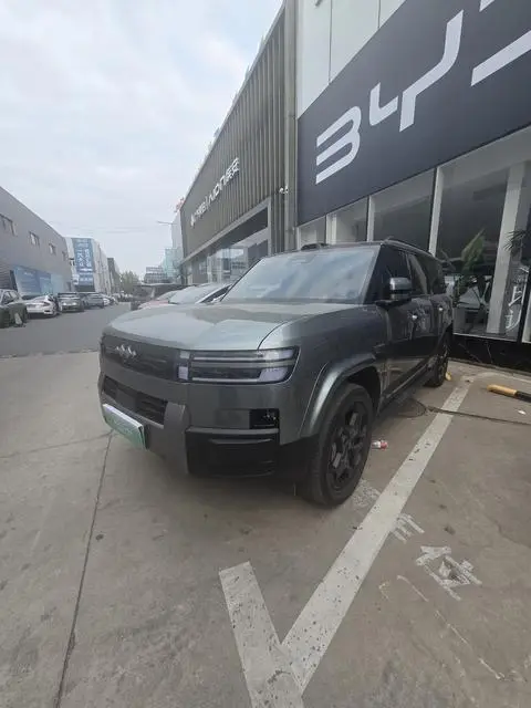 BYD Leopard 钛7 PHEV 2025