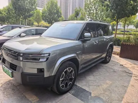 BYD Leopard 钛7 PHEV 2025 — фото 1