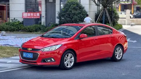 Chevrolet 科鲁兹 2015 — фото 1