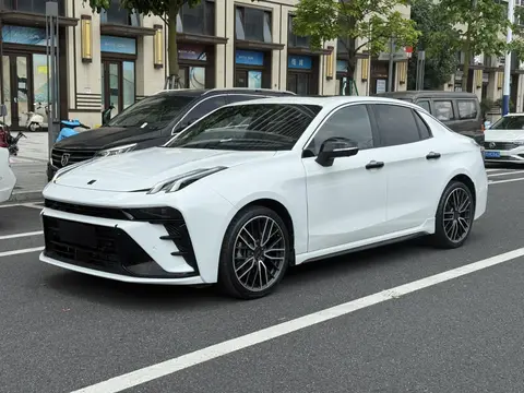 Lynk & Co 03 2025