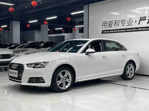 Audi A4L 2018 — фото 1