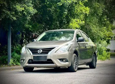 Nissan Sunny 2015 — фото 1
