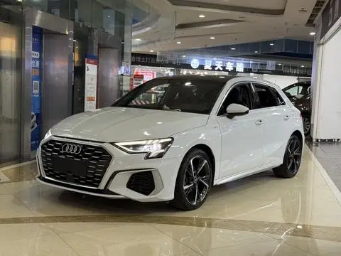 Audi A3 2022 — фото 1