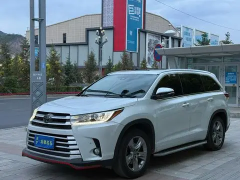 Toyota Highlander 2021