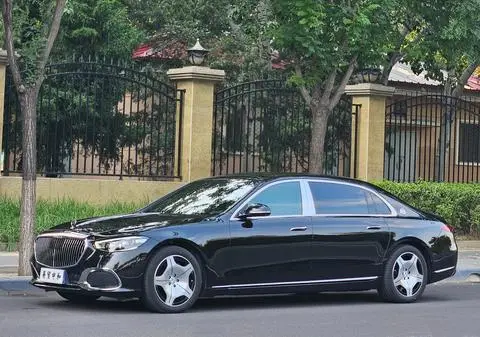Mercedes-Benz 迈巴赫S-Class 2023 — фото 1