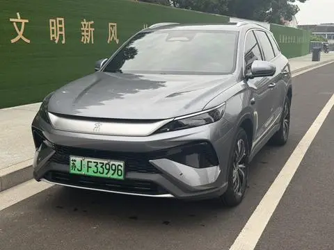 BYD 宋Pro DM 2025 — фото 1