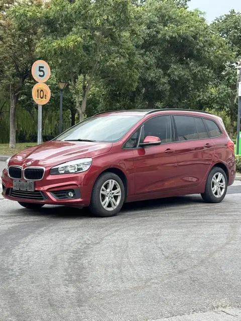 BMW 2 Series 多功能旅行车 2015