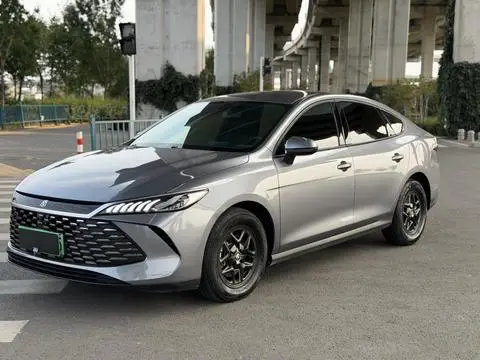 BYD 秦PLUS DM 2025 — фото 1