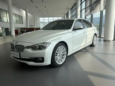 BMW 3 Series 2018 — фото 1