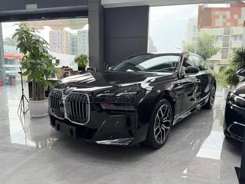 BMW 7 Series 2023 — фото 1