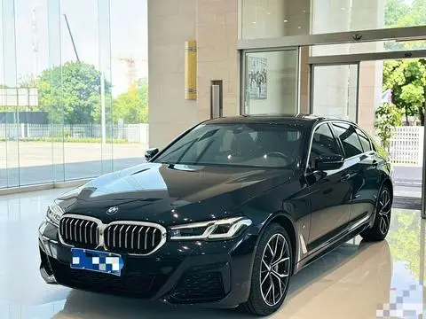 BMW 5 Series 2022 — фото 1