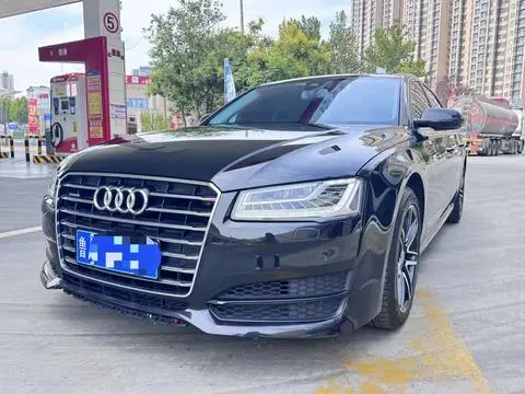 Audi A8 2017 — фото 1