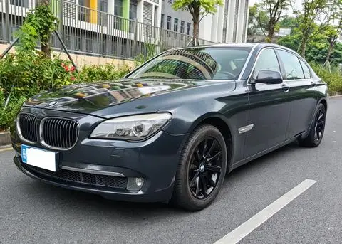BMW 7 Series 2011 — фото 1