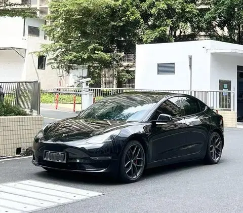 Tesla Model 3 2021 — фото 1