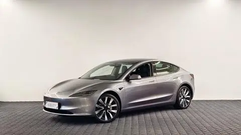Tesla Model 3 2025
