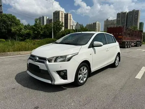 Toyota YARIS L 2014 — фото 1