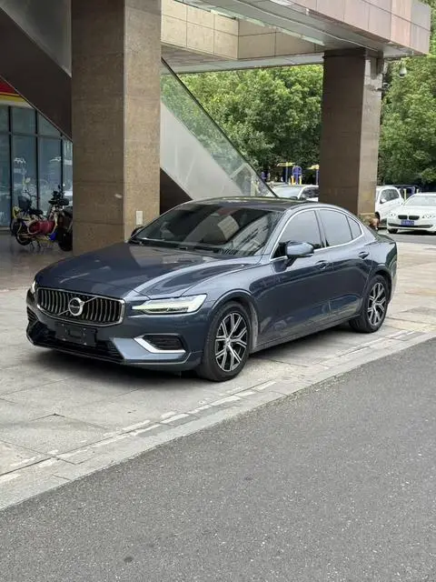 Volvo S60 2024