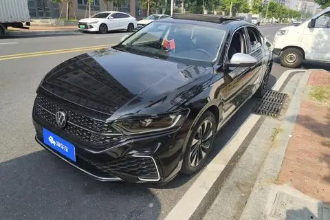 Volkswagen Passat 2022