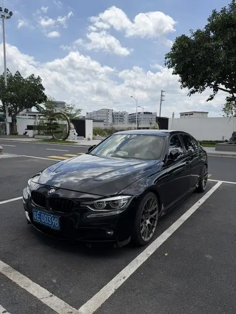 BMW 3 Series 2018 — фото 1